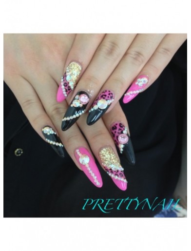 黒ピンク ヒョウ柄ゴールドラメのキラキラスカルプ 池袋のネイルサロン ネイルスクール Prettynail プリティーネイル