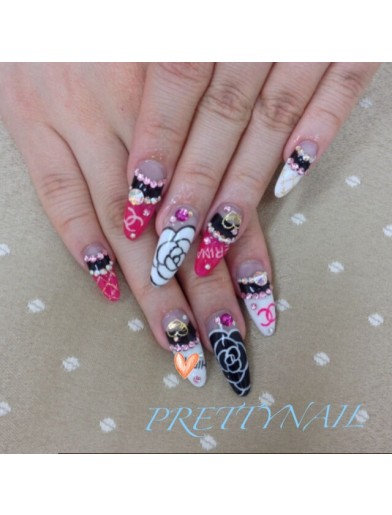 ピンク 白 黒のカメリアフレンチネイル 池袋のネイルサロン ネイルスクール Prettynail プリティーネイル