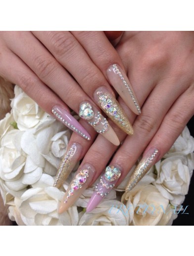 ピンク ベージュ ゴールドグラデのキラキラネイル 池袋のネイルサロン ネイルスクール Prettynail プリティーネイル